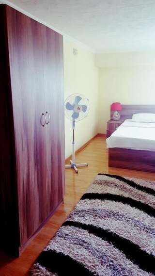 Отель NNN Hotel Тбилиси Бюджетный трехместный номер-2